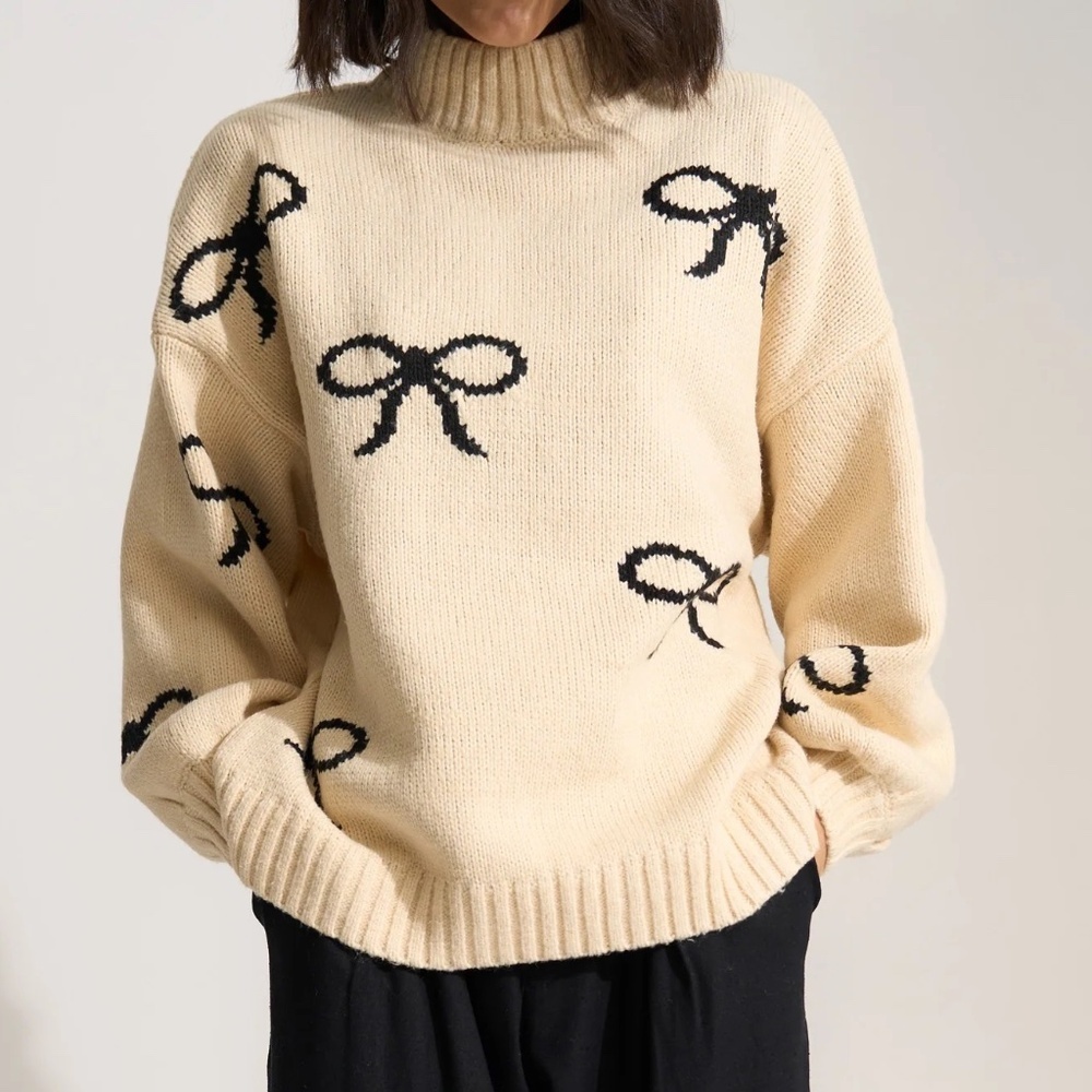 Callahan Bellamy Chunky Knit Oversized Pullover Sweater in Creme Bow, Med - NWT